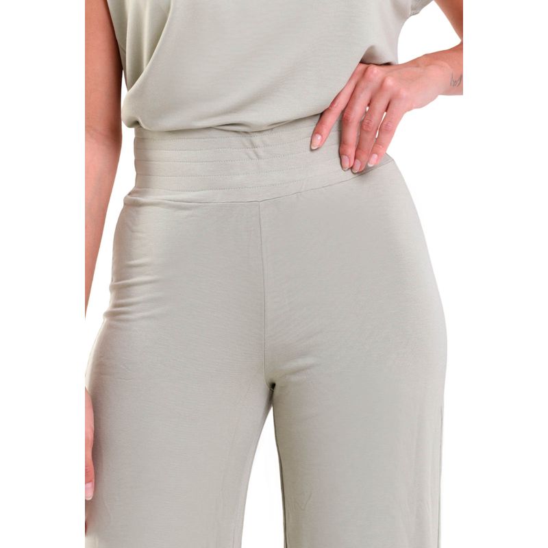 Calça Feminina Pantacourt com Fenda