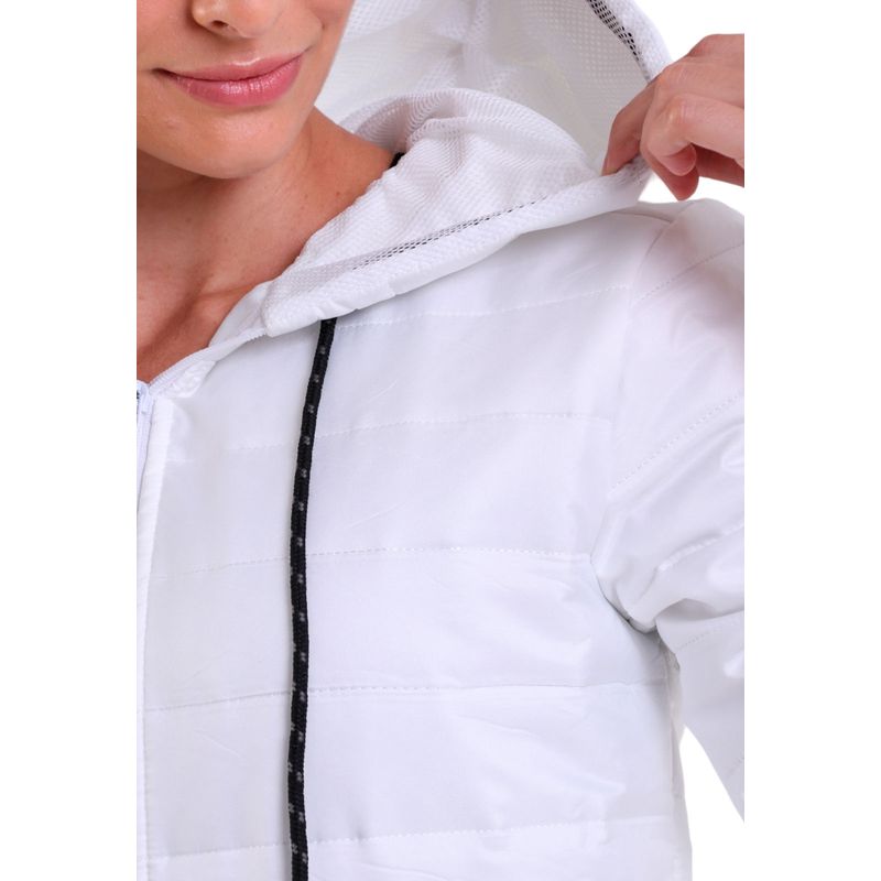 Jaqueta Matelasse com Capuz e Bolso Lateral