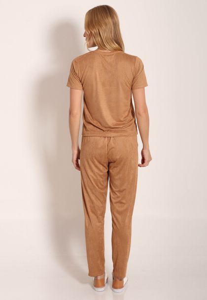 Conjunto Camiseta Casual e Calça Reta Com Bolso Suede
