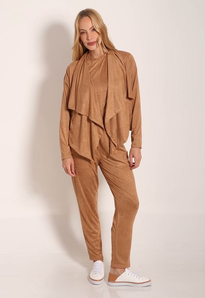 Conjunto Casaco De Ponta e Calça Reta Com Bolso Suede