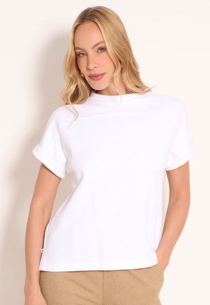 Blusa Texturizada Aspen com Manga Japonesa e Costas Alongadas