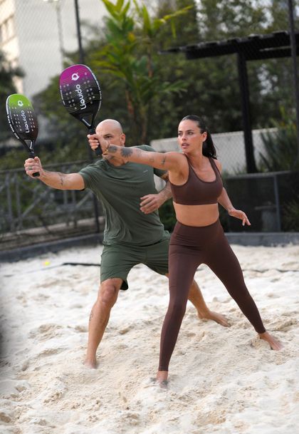 Top Fitness Regata Com Bojo e Recorte Compress
