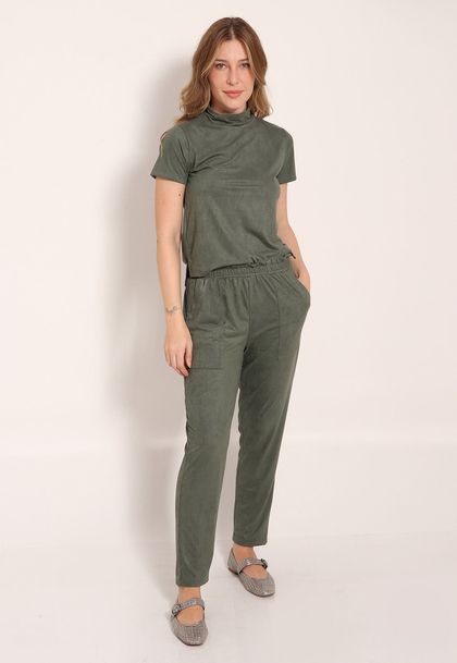 Conjunto Blusa Suede Gola Alta e Calça Suede Reta